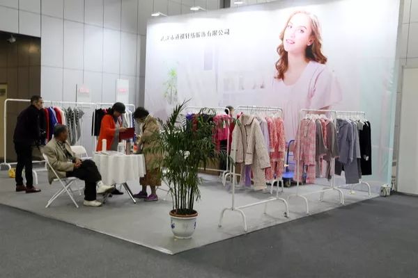 產(chǎn)業(yè)新機遇，時尚新未來——2019武漢國際紡織面料及輔料展覽會盛大開幕